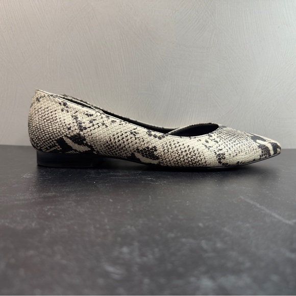 Walking Cradles Raya 9.5W(D) Snake Print Leather Bone/Black - Picture 7 of 10